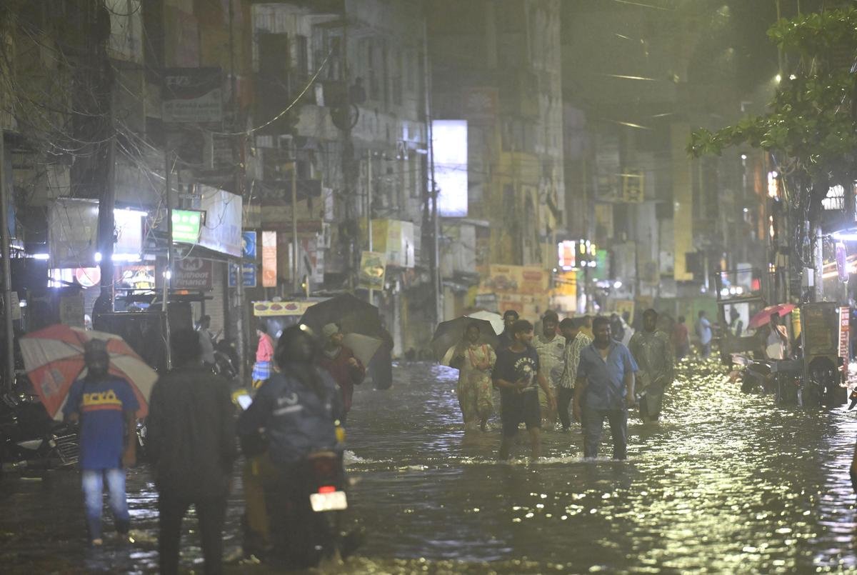 Chennai receives extremely heavy rainfall on October 17, many areas inundated